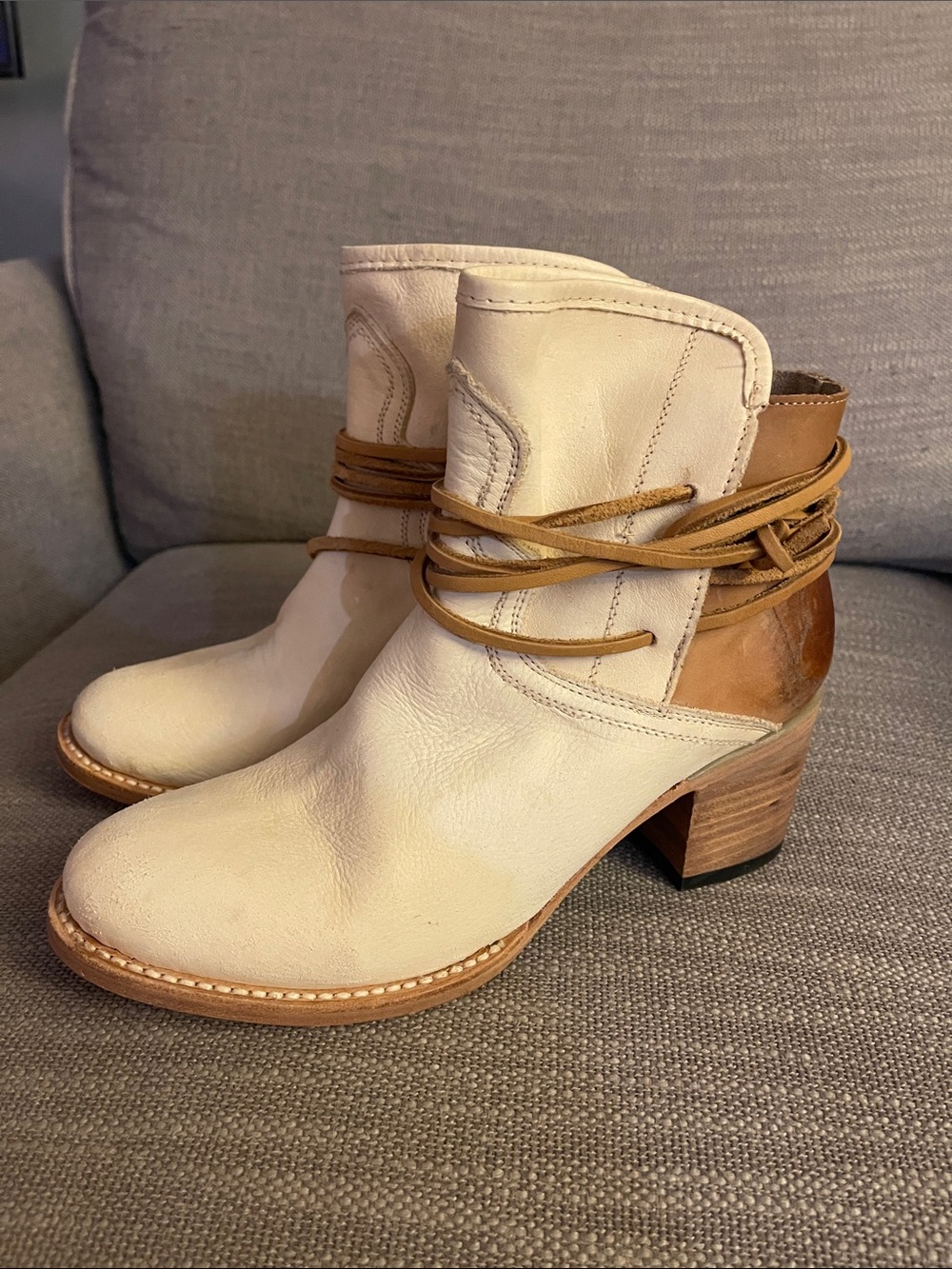 Freebird by Steven Casey Cream Leather Ankle Boots with Tan Wrap Laces size 9